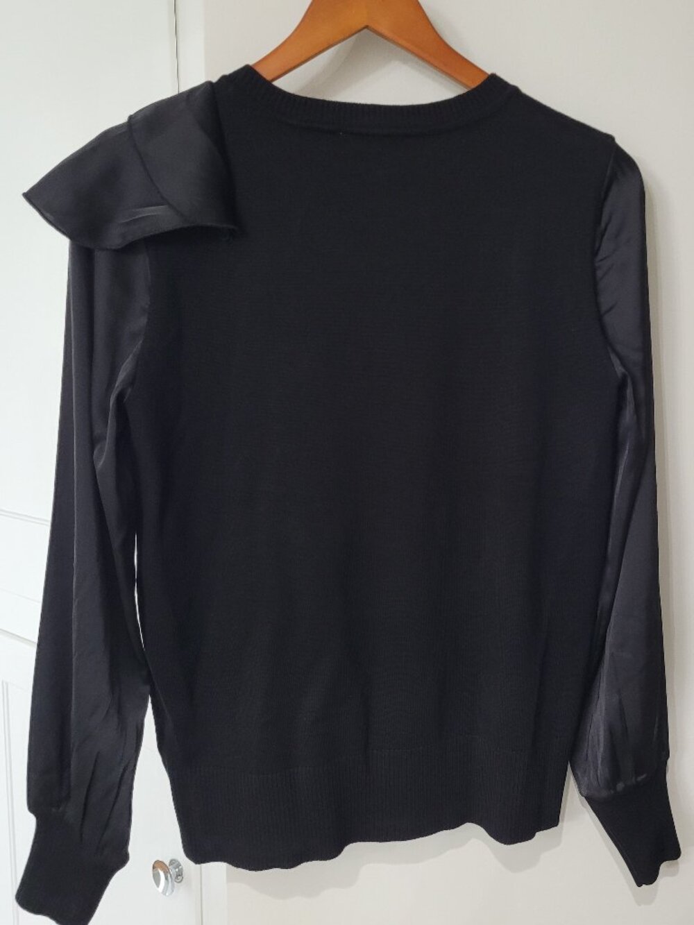 Elegant Black Ruffle Top. Long Sleeves. New. Size M. - Picture 3 of 7